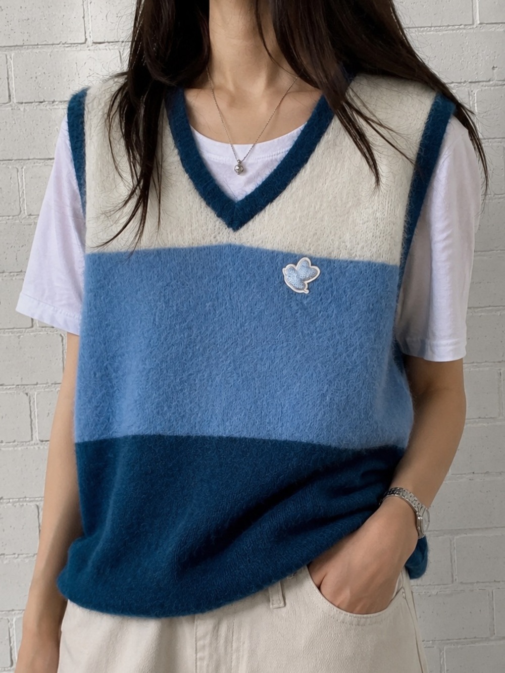 Melting Sadness Striped Fluffy V-Neck Sweater Vest in Blue